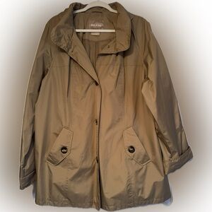 White Stag Sz 2X Tan Rain Trench Coat w pockets/built in back belt details, hood